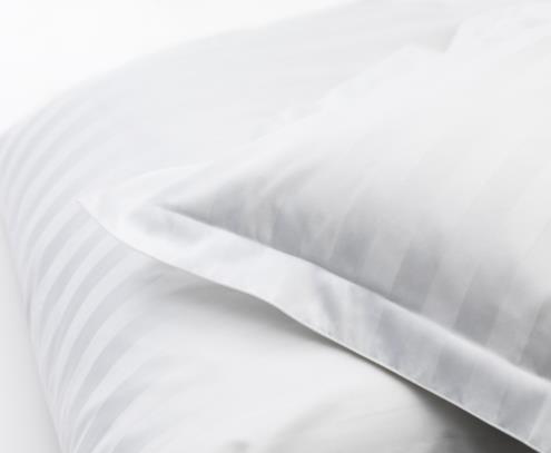 DUX sängkläder satin randiga vita